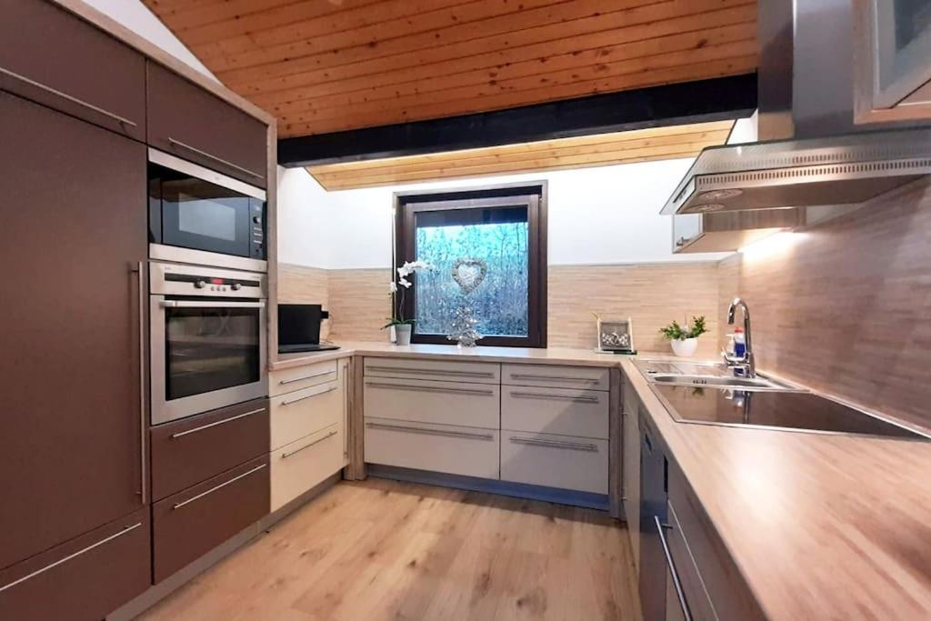 Ferienhaus Lena Im Sauerland Direkt Am Hennesee Мешеде Экстерьер фото