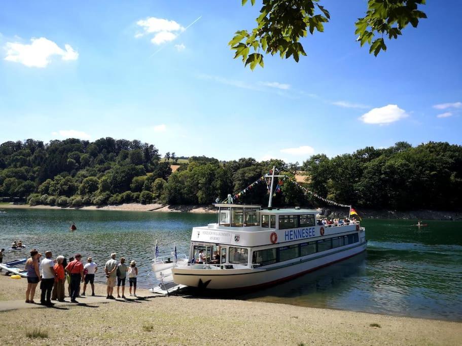 Ferienhaus Lena Im Sauerland Direkt Am Hennesee Мешеде Экстерьер фото
